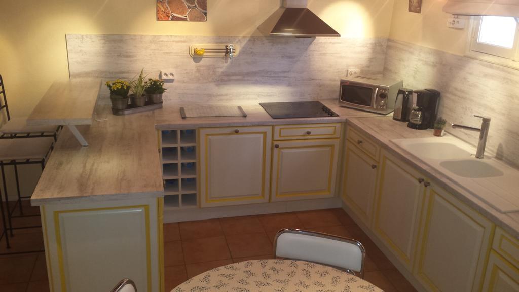 Chambre D'Hotes Le Cypres Bleu Roussillon  Ngoại thất bức ảnh